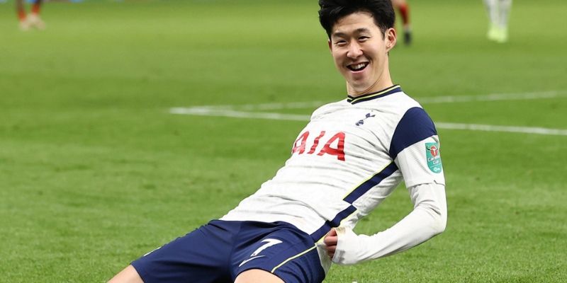 Football player Son Heung-min: Korean football star!