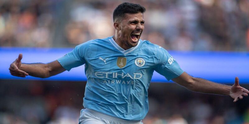 Biography and career of football player Rodri