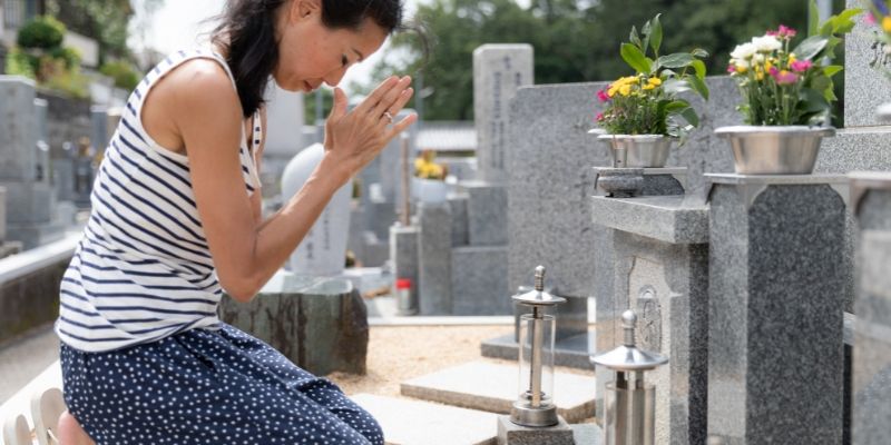 Why dream about dead family members?